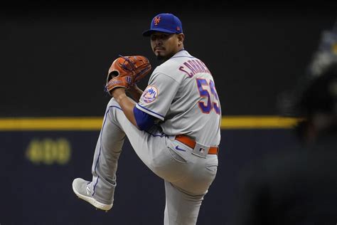 Mets’ Carrasco gets violation before throwing his 1st pitch